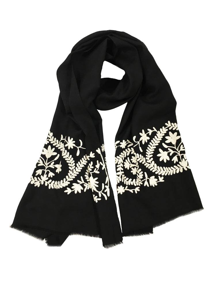 GARLAND WRAP (BLACK/ CREAM)